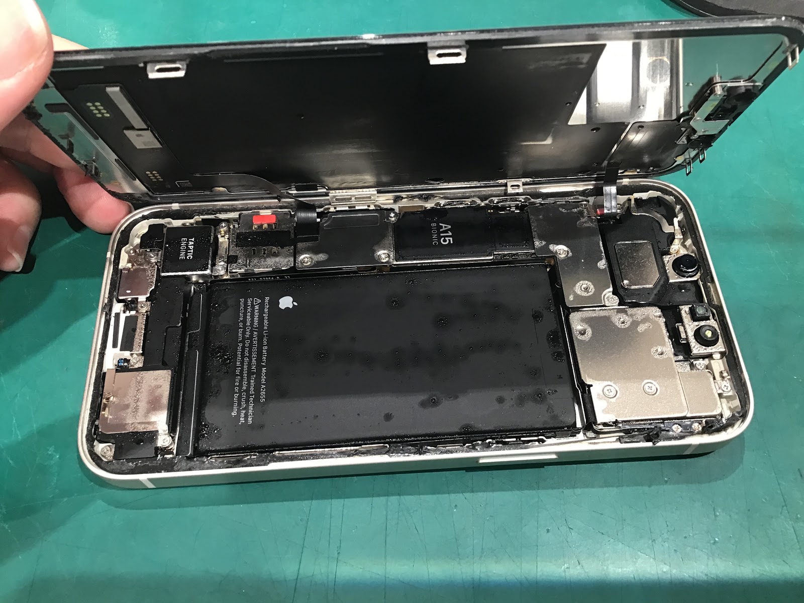 iPhone13の水没修理はスマホ修理工房グランデュオ蒲田店にお任せください！